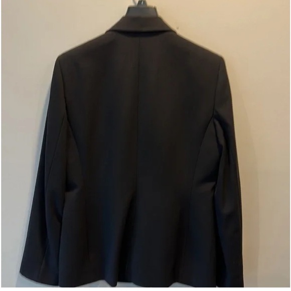 Tahari Arthur S. Levine Women’s Black Blazer Size 8 - Business Attire Interview - Picture 3 of 3